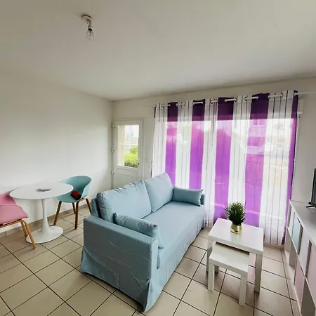 Bulle Apartment Saint-Martin-des-Champs (Finistere)